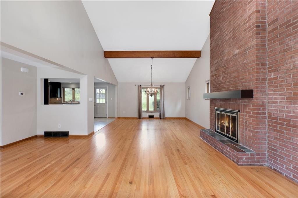 117 Harding Road Pittsburgh, PA 15229 - Photo 6 of 23 Gallery Image 6
