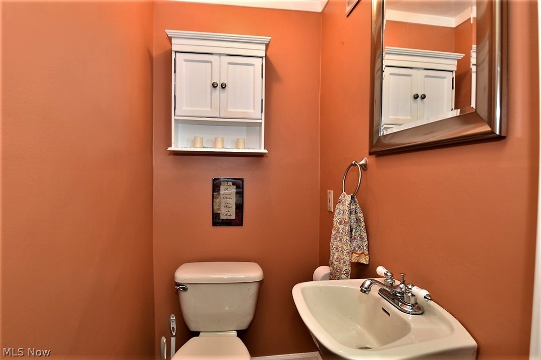 2187 Cranston Road Cleveland, OH 44118 - Photo 14 of 31