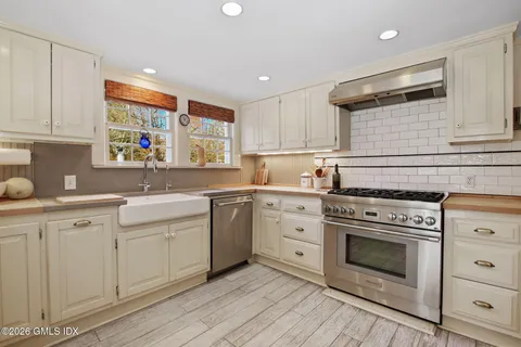 $1,650,000 | 93 East Middle Patent Road, Greenwich, CT 06831