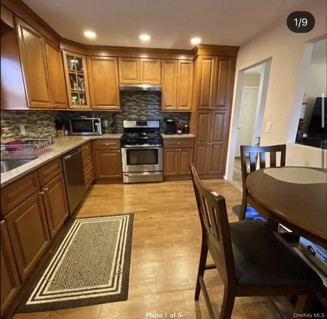 $4,250 | 552 East Walnut Street, Unit UPPR, Long Beach, NY 11561