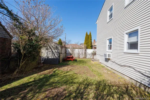 $4,250 | 552 East Walnut Street, Unit UPPR, Long Beach, NY 11561