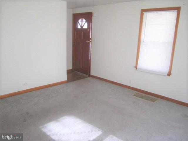 36 Walkern Road Baltimore, MD 21221 - Photo 2 of 16 Living Room