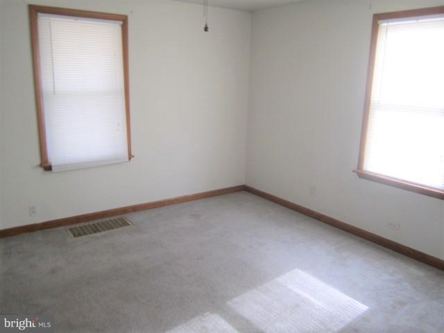 36 Walkern Road Baltimore, MD 21221 - Photo 3 of 16 Living Room