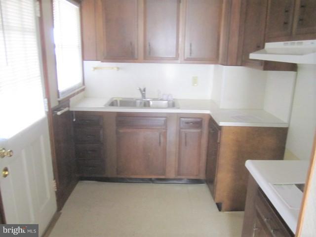 36 Walkern Road Baltimore, MD 21221 - Photo 7 of 16 Kitchen