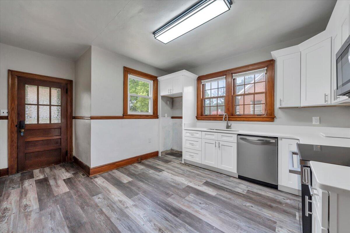 408 Liberty Road Northeast Roanoke, VA 24012 - Photo 12 of 37 12-MIB04185