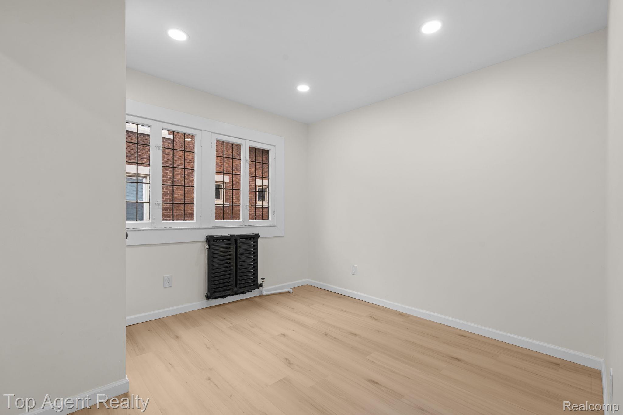784 Barrington Road Grosse Pointe, MI 48230 - Photo 23 of 58 25-web-or-mls-784 Barrington Rd _023.jpg