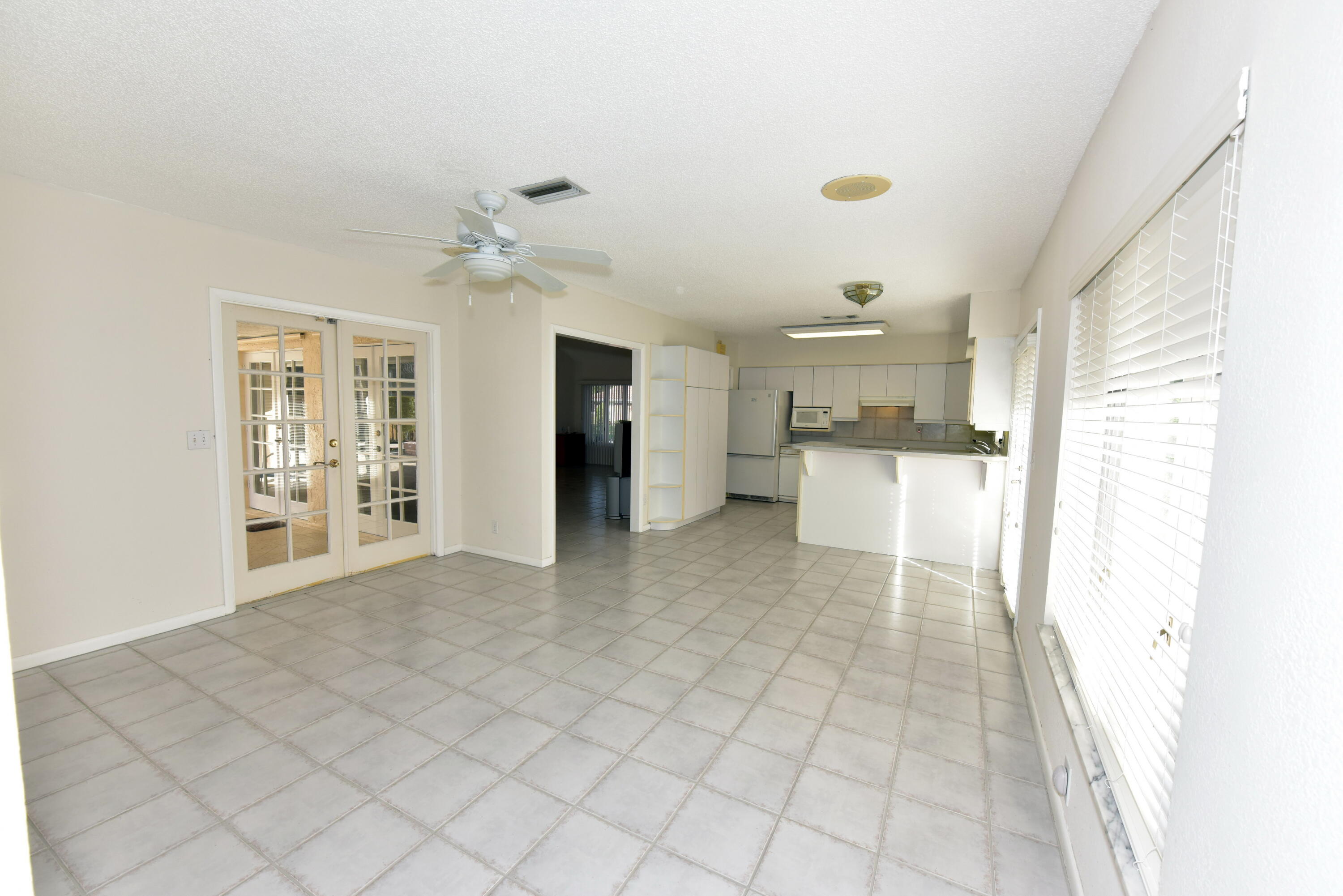 6813 Viento Way Boca Raton, FL 33433 - Photo 12 of 19 Kitchen