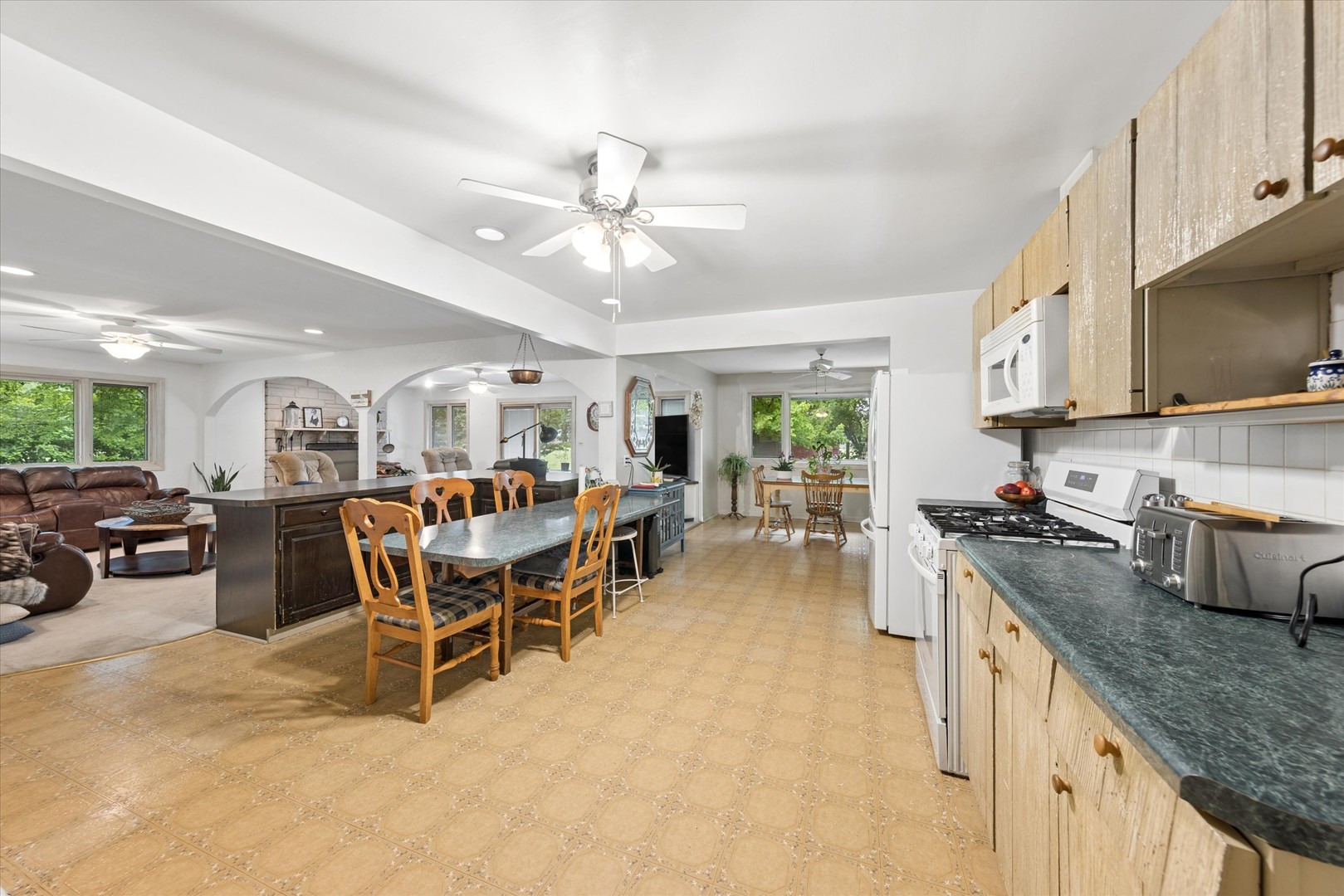 459 West Millers Road Des Plaines, IL 60016 - Photo 7 of 18