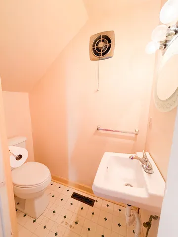 $169,900 | 226 West Locust Street, Covington, VA 24426