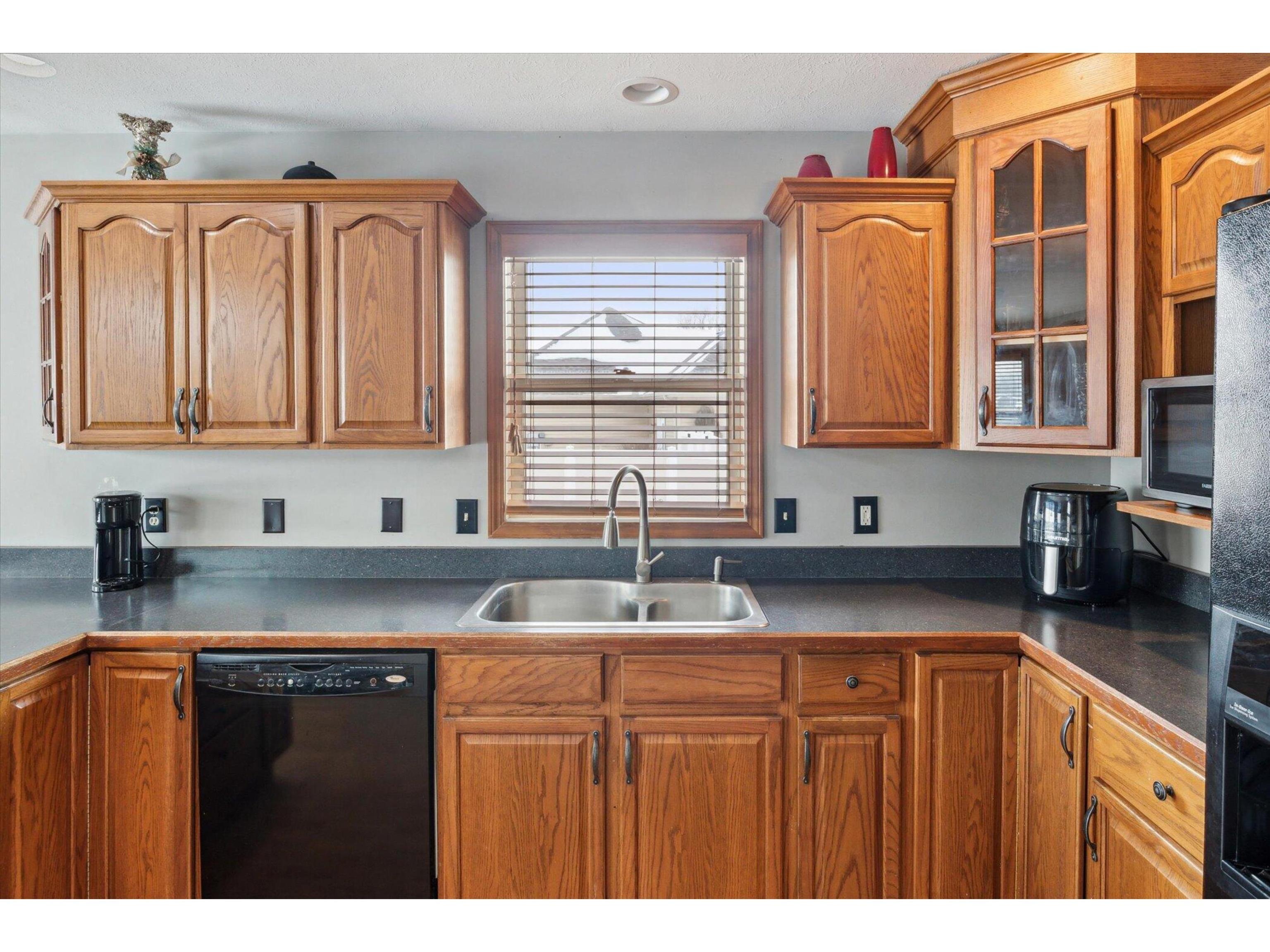 116 Westgate Boulevard Wakarusa, IN 46573 - Photo 16 of 36