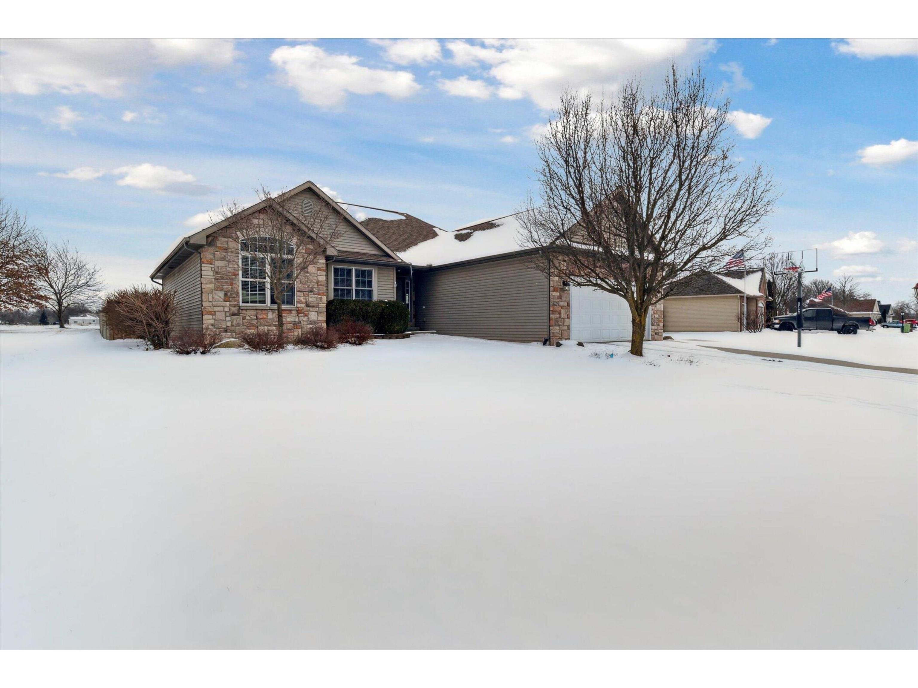 116 Westgate Boulevard Wakarusa, IN 46573 - Photo 3 of 36