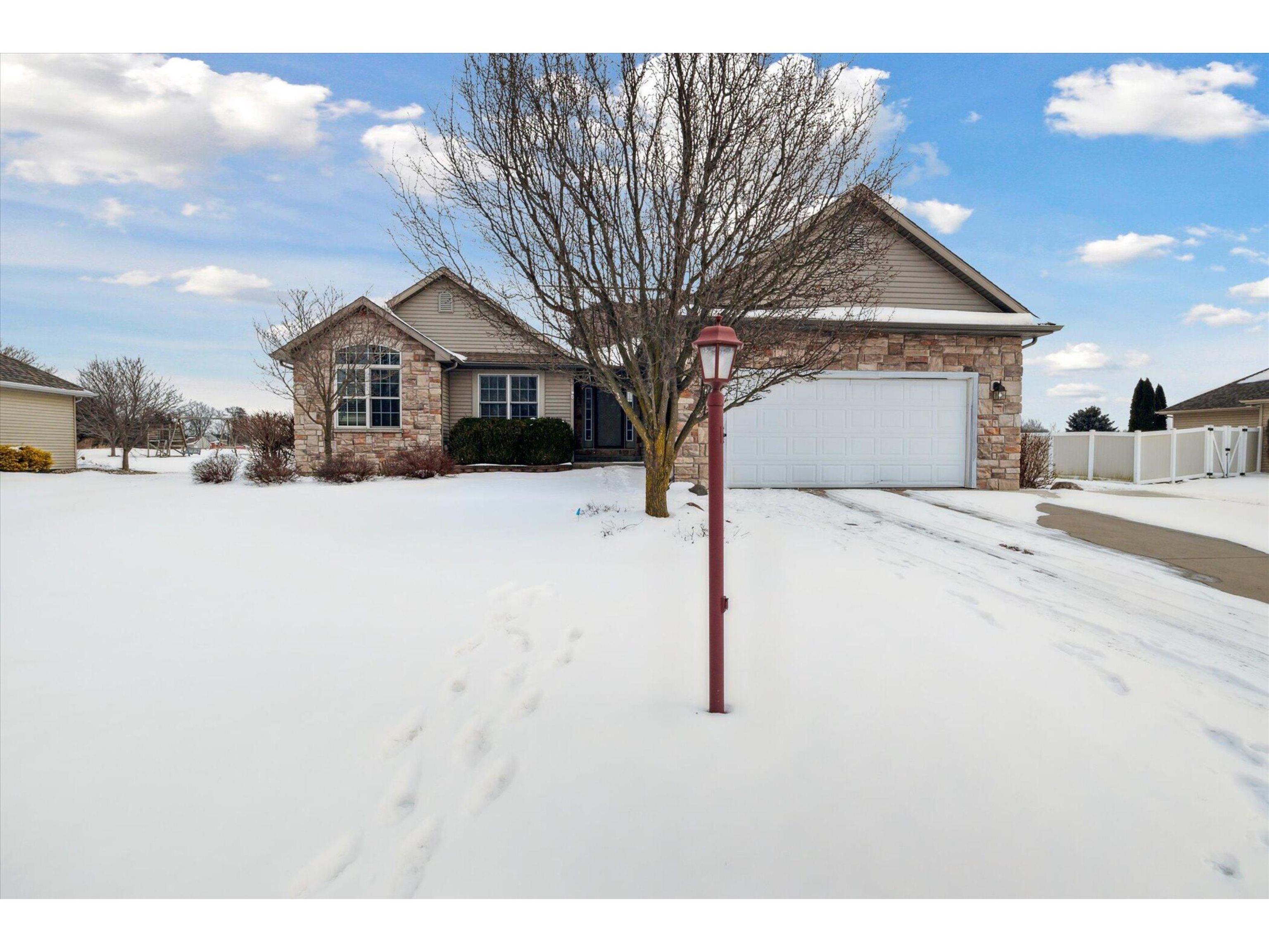 116 Westgate Boulevard Wakarusa, IN 46573 - Photo 4 of 36