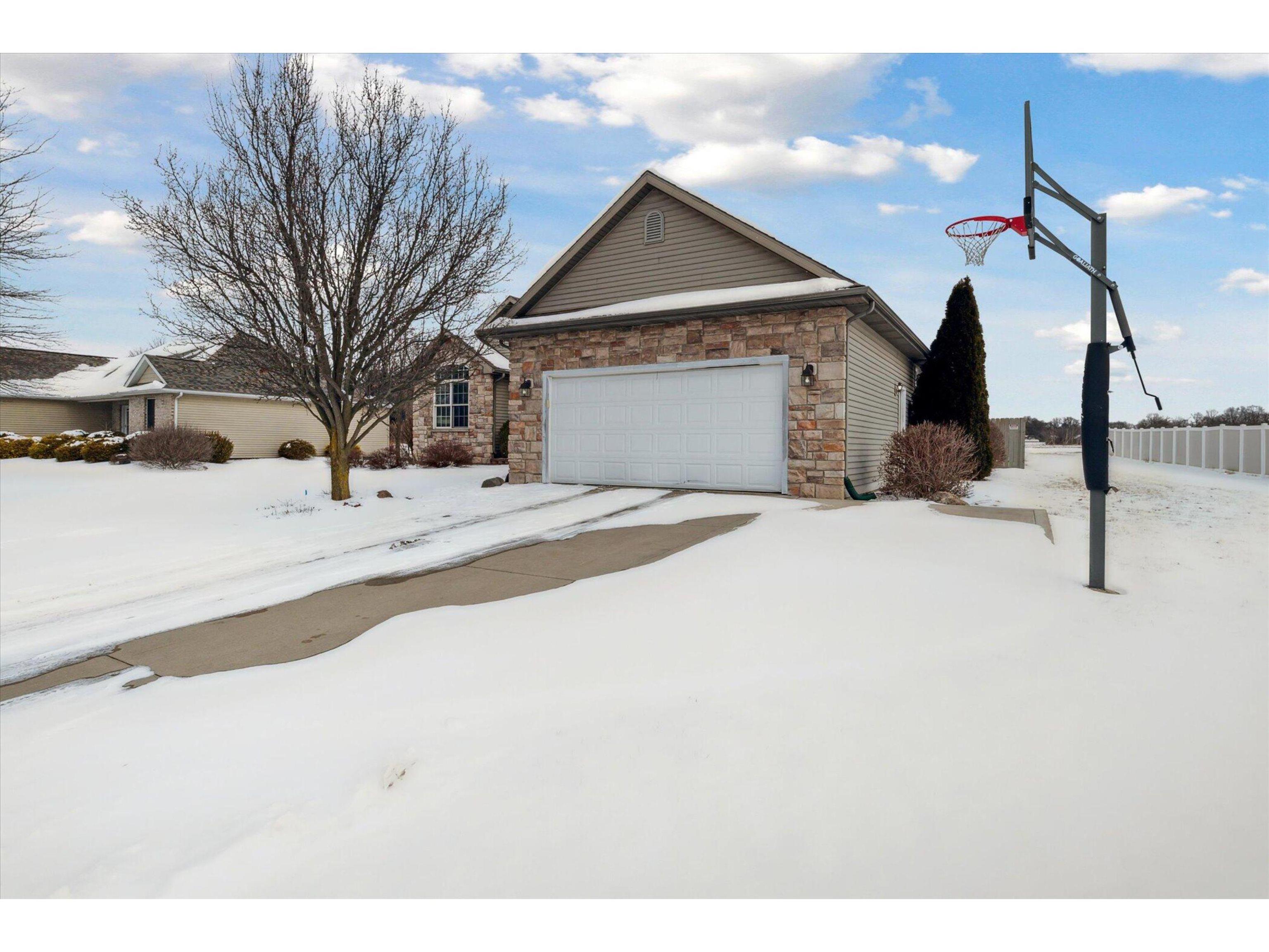 116 Westgate Boulevard Wakarusa, IN 46573 - Photo 5 of 36