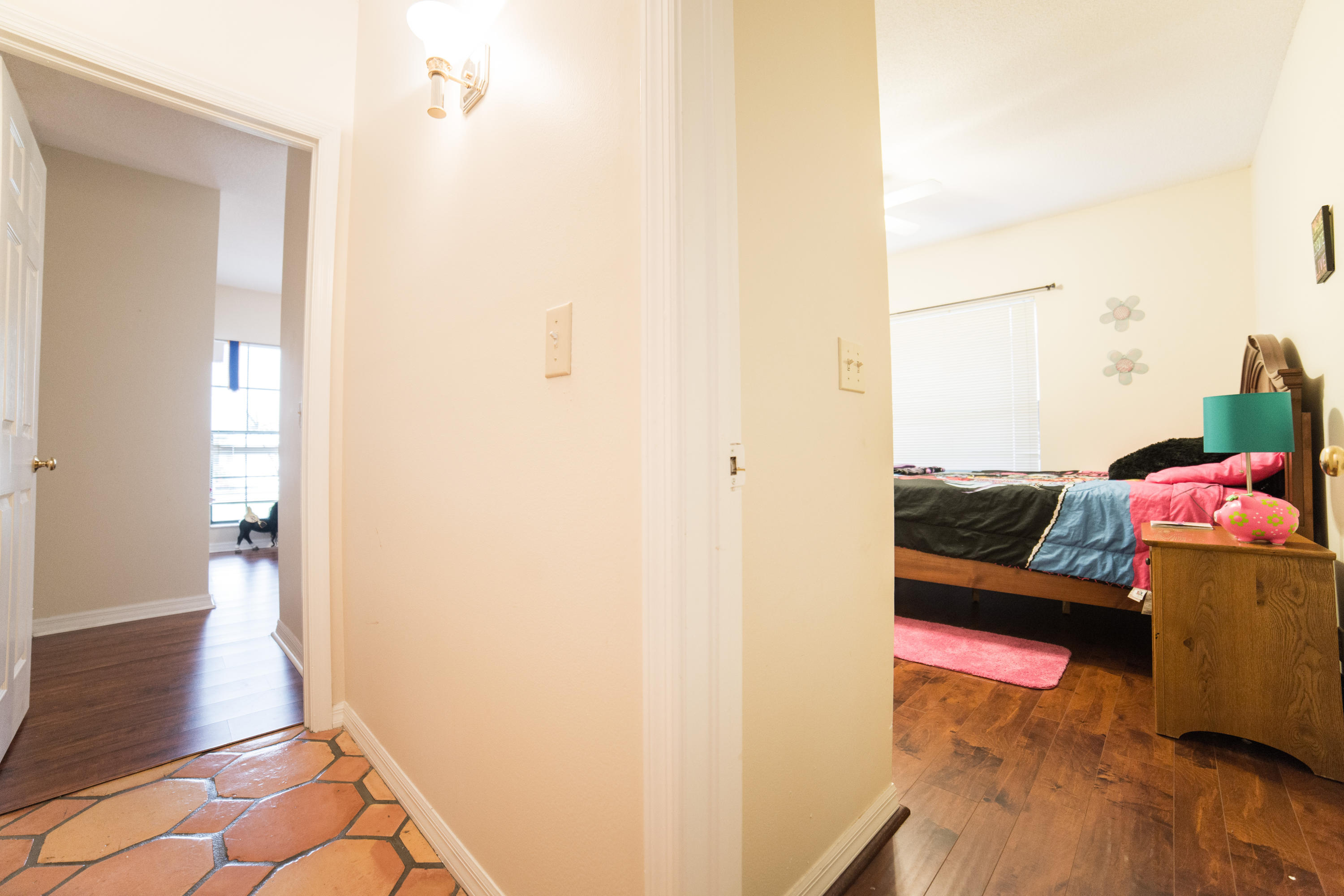 17746 Woodview Terrace Boca Raton, FL 33487 - Photo 16 of 44 hallway corner