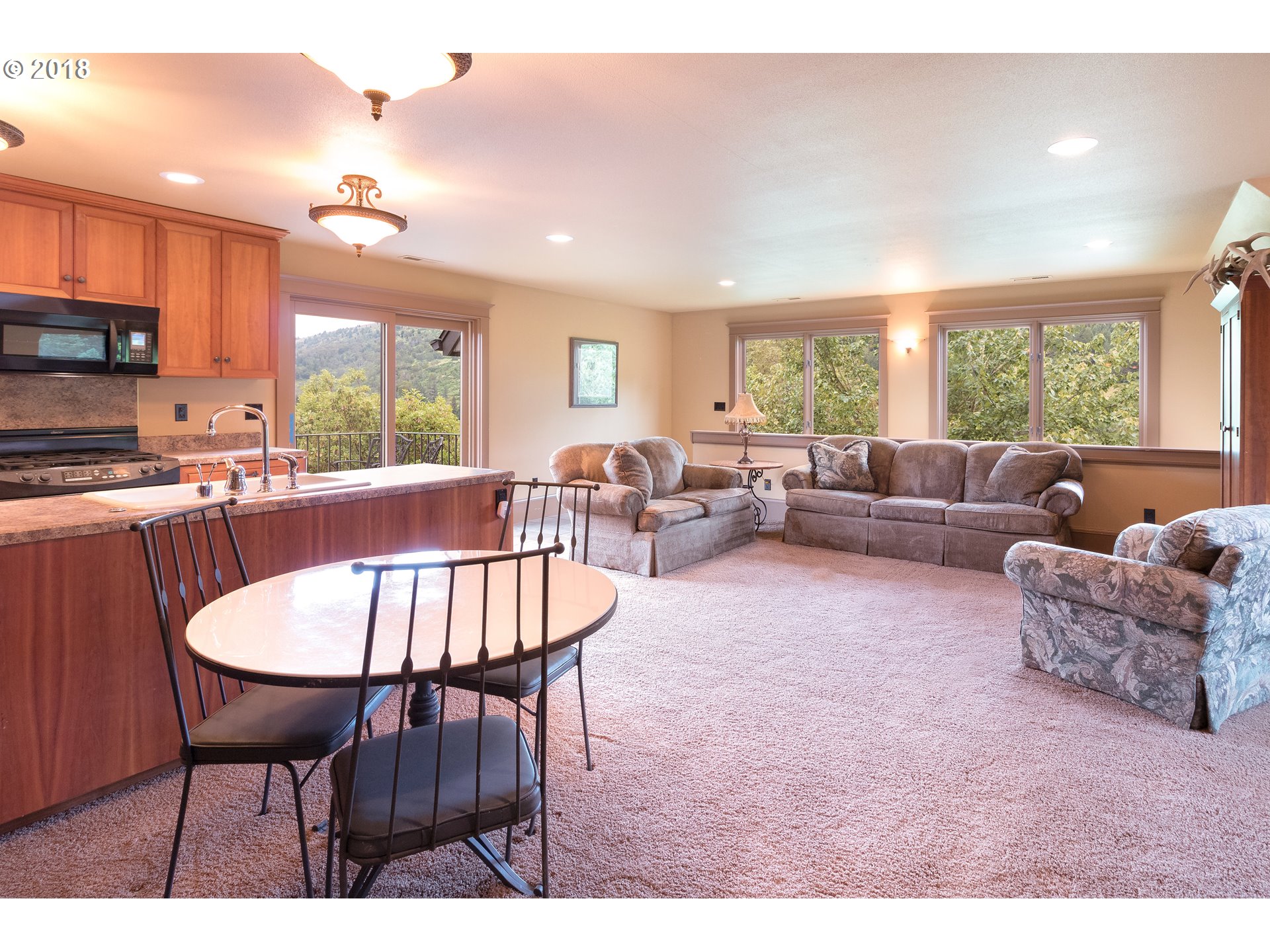 155 Upper Camp Loop Road Roseburg, OR 97470 - Photo 15 of 31 Gallery Image 15