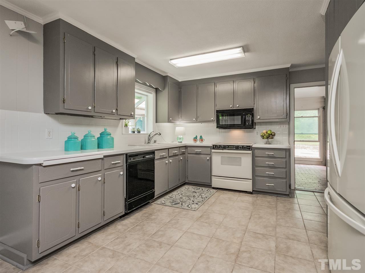 4912 Biscayne Road Durham, NC 27707 - Photo 10 of 25 Look at all that space!