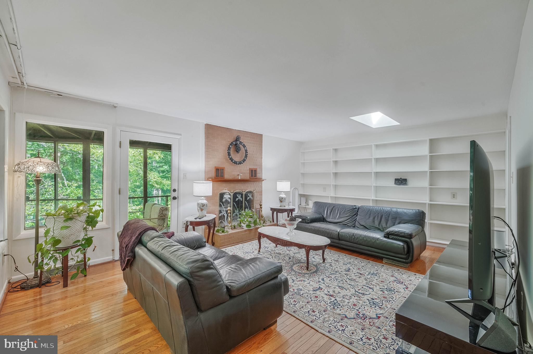 2026 Hunter Mill Road Vienna, VA 22181 - Photo 15 of 35