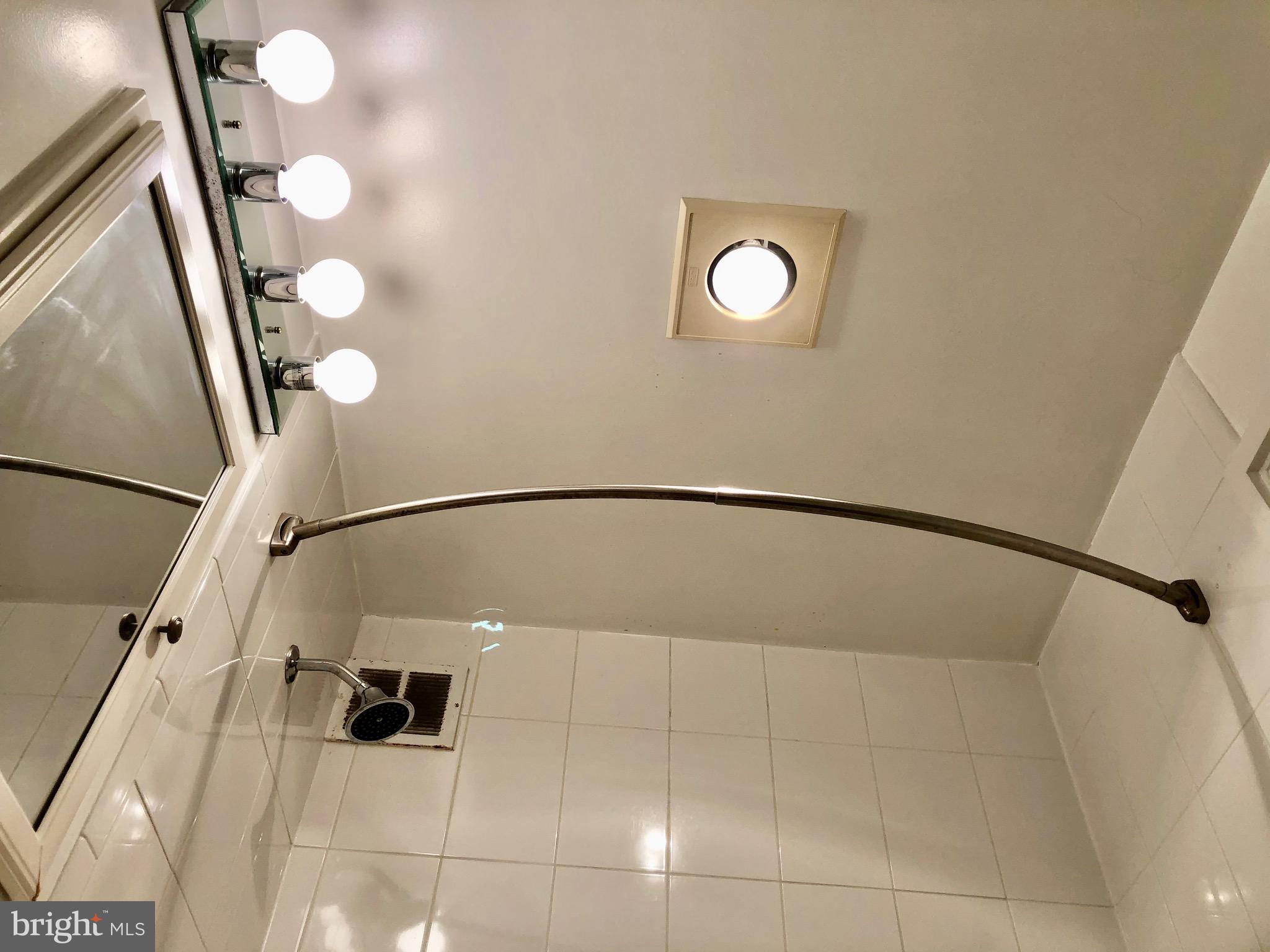 4840 MacArthur Boulevard Northwest, Unit 501 Washington, DC 20007 - Photo 16 of 24 a view of entryway