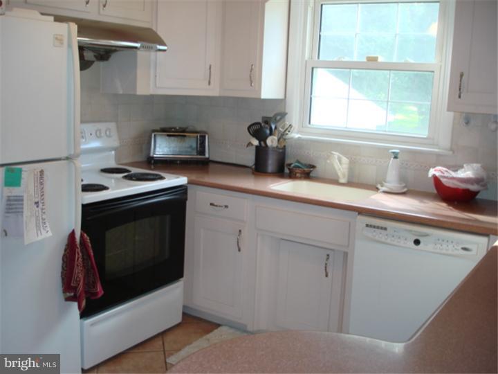 1208 Ridgeview Drive Phoenixville, PA 19460 - Photo 4 of 6 Kitchen