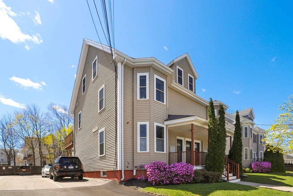 87 Ash Street, Unit 22 Waltham, MA 02453 - Photo 2 of 23