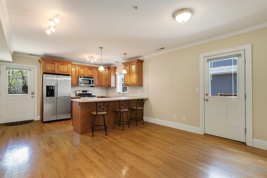87 Ash Street, Unit 22 Waltham, MA 02453 - Photo 5 of 23