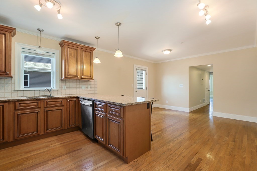 87 Ash Street, Unit 22 Waltham, MA 02453 - Photo 7 of 23