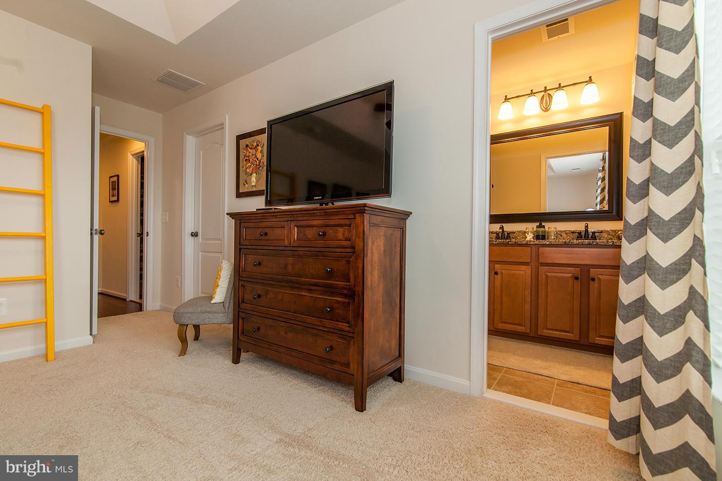 43403 Rickenbacker Square Ashburn, VA 20147 - Photo 17 of 28 Bedroom (Master)