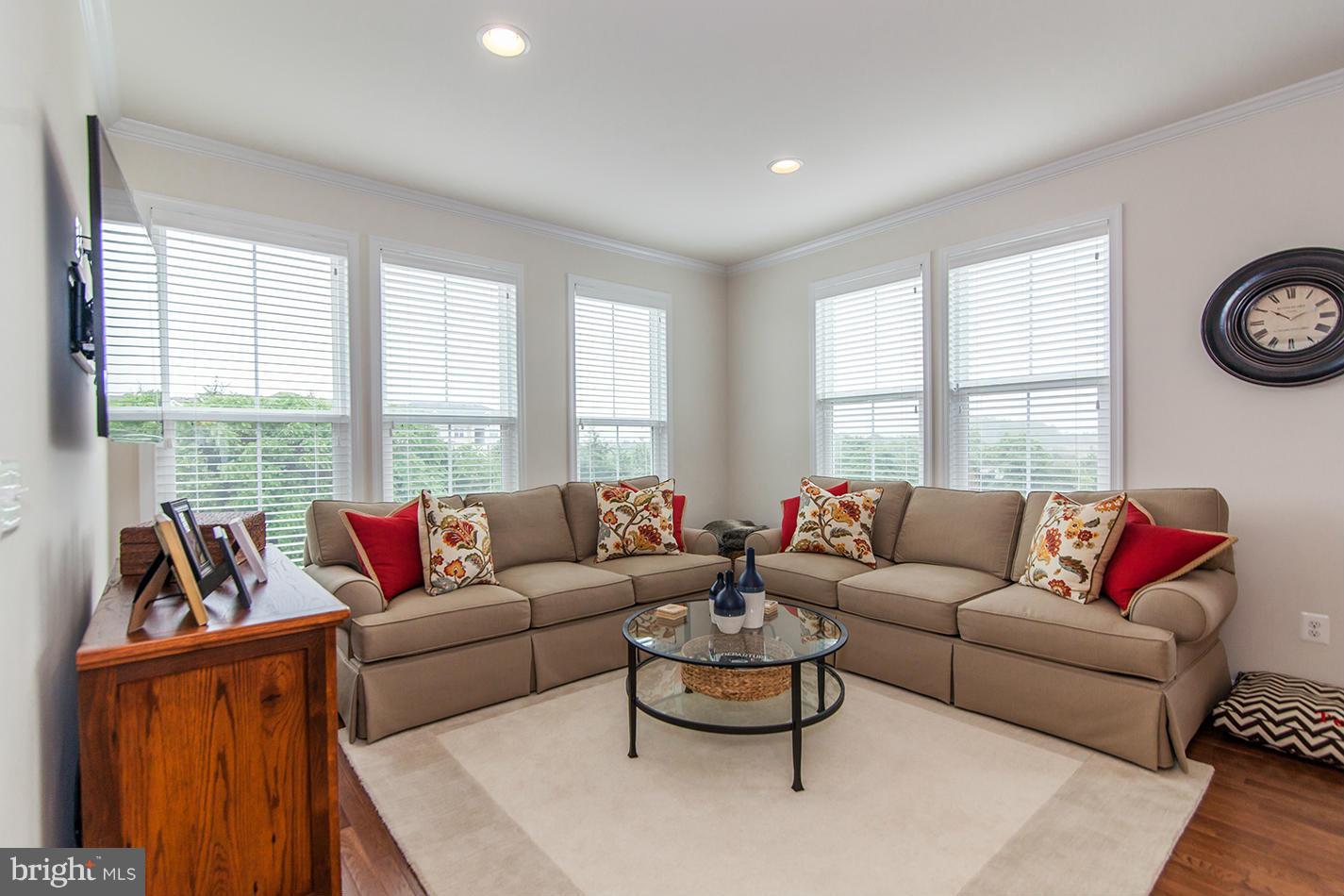43403 Rickenbacker Square Ashburn, VA 20147 - Photo 4 of 28 Living Room