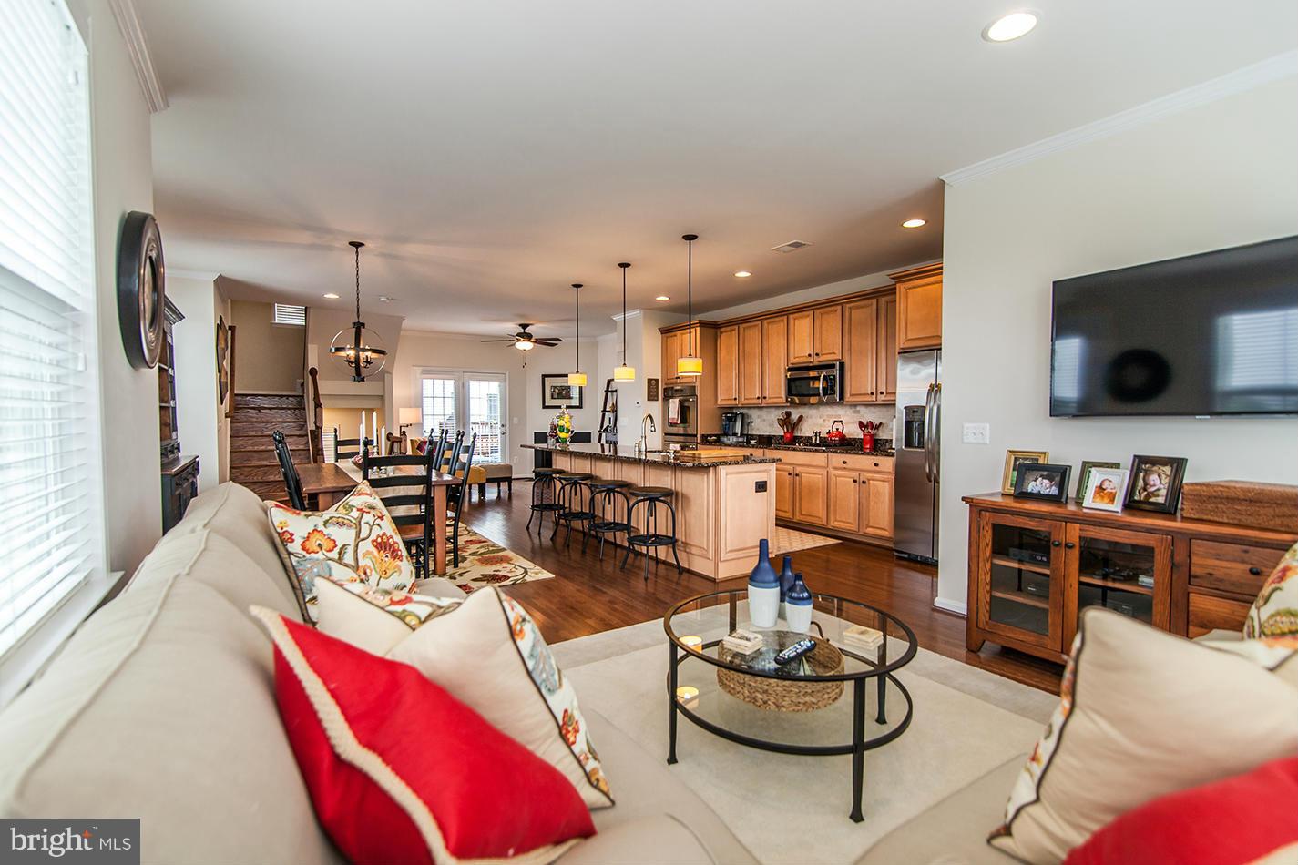 43403 Rickenbacker Square Ashburn, VA 20147 - Photo 5 of 28 Living Room