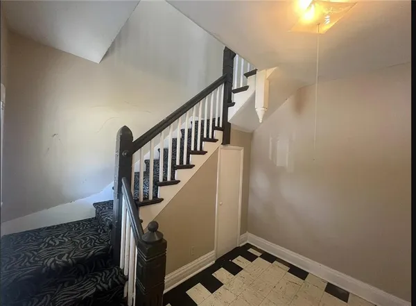 $400,000 | 203 East Culton Street, Warrensburg, MO 64093