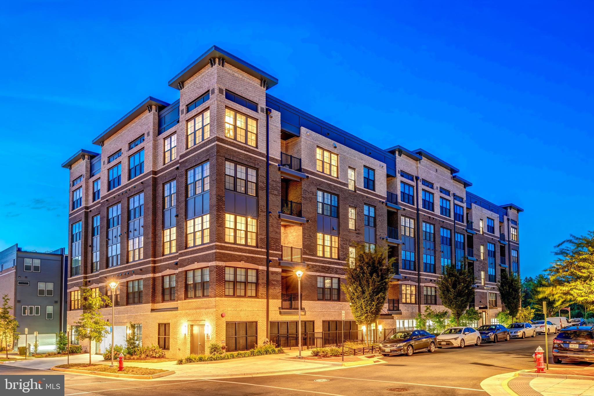 2320 Field Point Road, Unit 201 Herndon, VA 20171 - Photo 45 of 47 a front view of a building