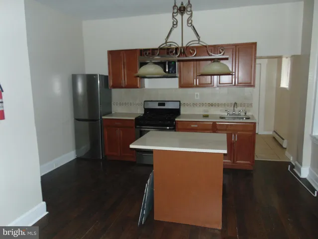 $1,800 | 712 South 5th Street, Camden, NJ 08103