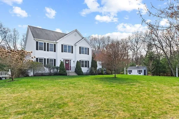 $775,000 | 138 North Street, Bellingham, MA 02019