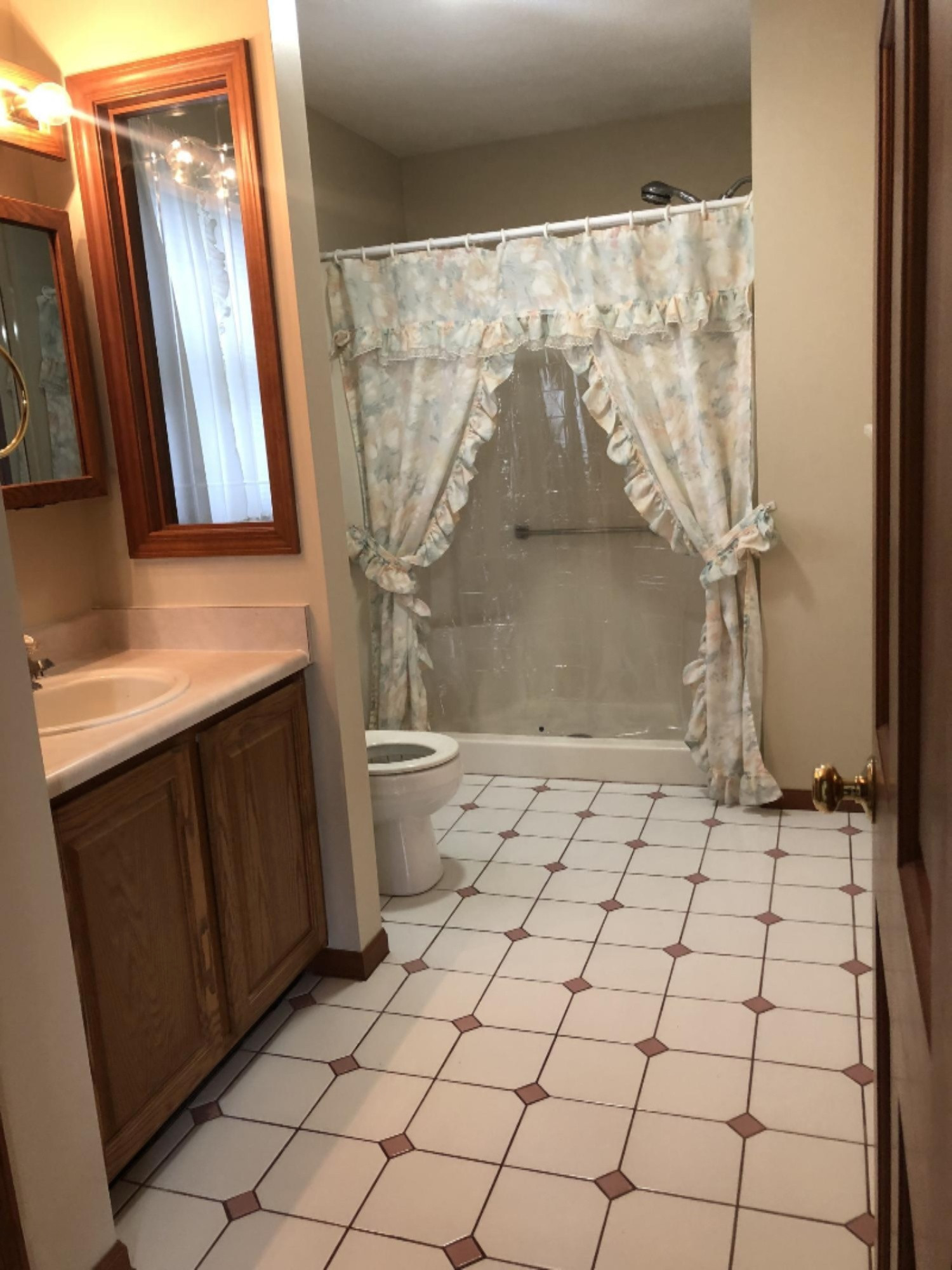 8653 Reading Road East Pittsford, MI 49271 - Photo 13 of 26 IMG_1558