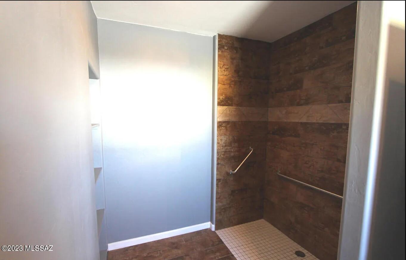 125 East Roger Road Tucson, AZ 85705 - Photo 5 of 15