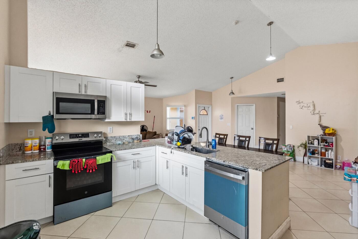 312 Bishop Road Pompano Beach, FL 33068 - Photo 15 of 35 DSC04934