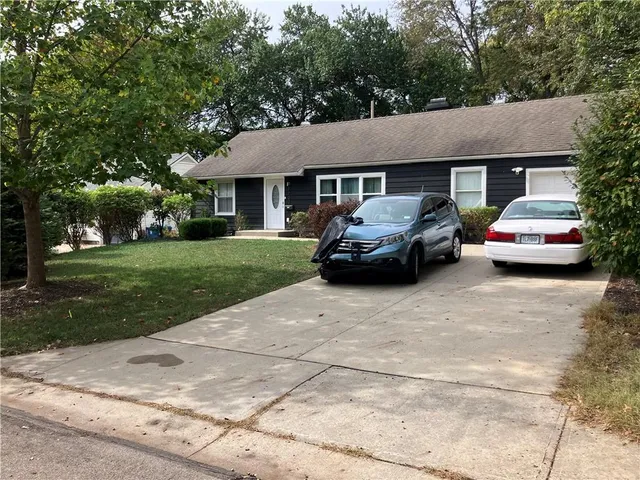 $305,000 | 7700 Norwood Street, Prairie Village, KS 66208