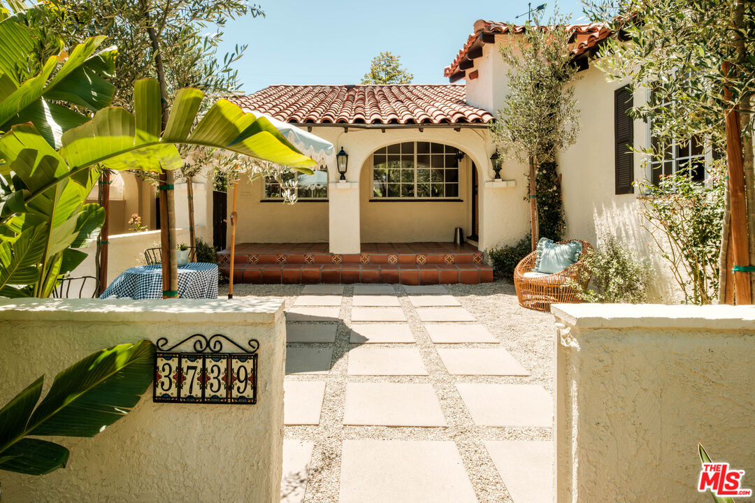 3739 Virginia Road Los Angeles, CA 90016 - Photo 1 of 72
