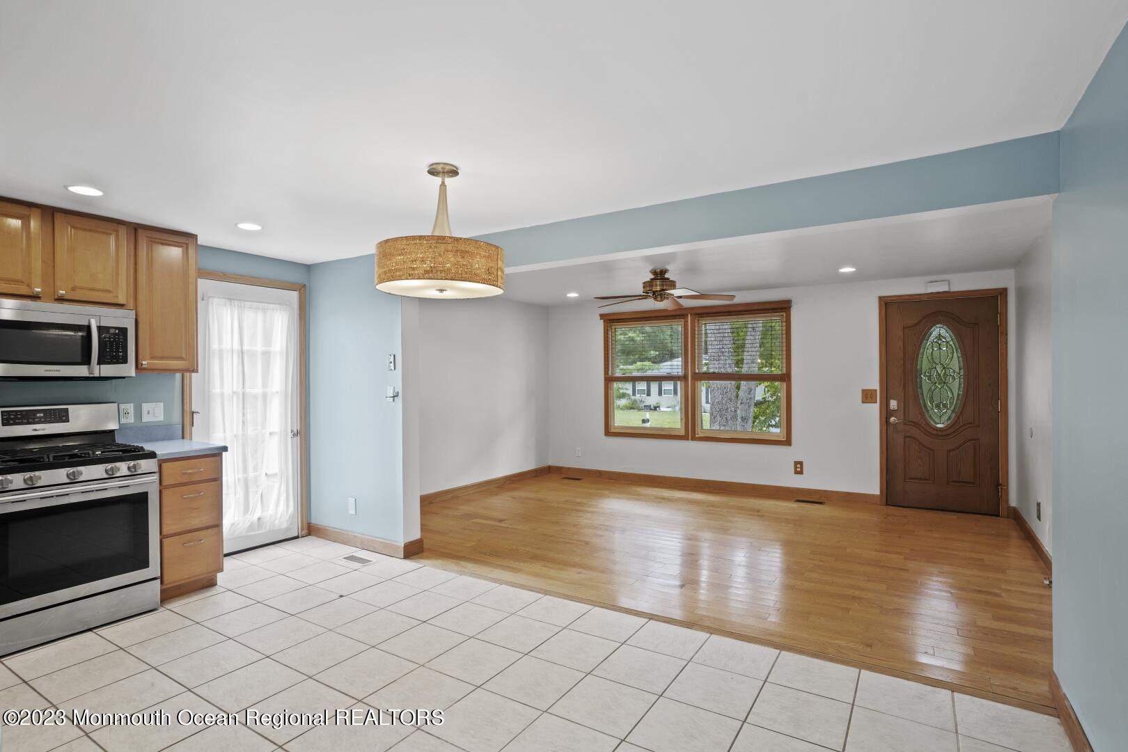 147 Riptide Avenue Manahawkin, NJ 08050 - Photo 15 of 32 147 Riptide Ave (15)