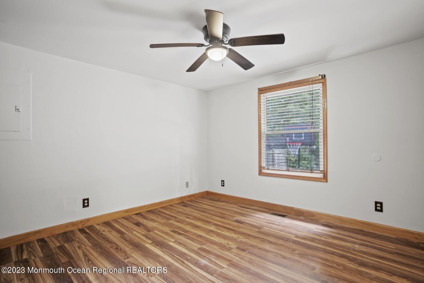 147 Riptide Avenue Manahawkin, NJ 08050 - Photo 23 of 32 147 Riptide Ave (23)