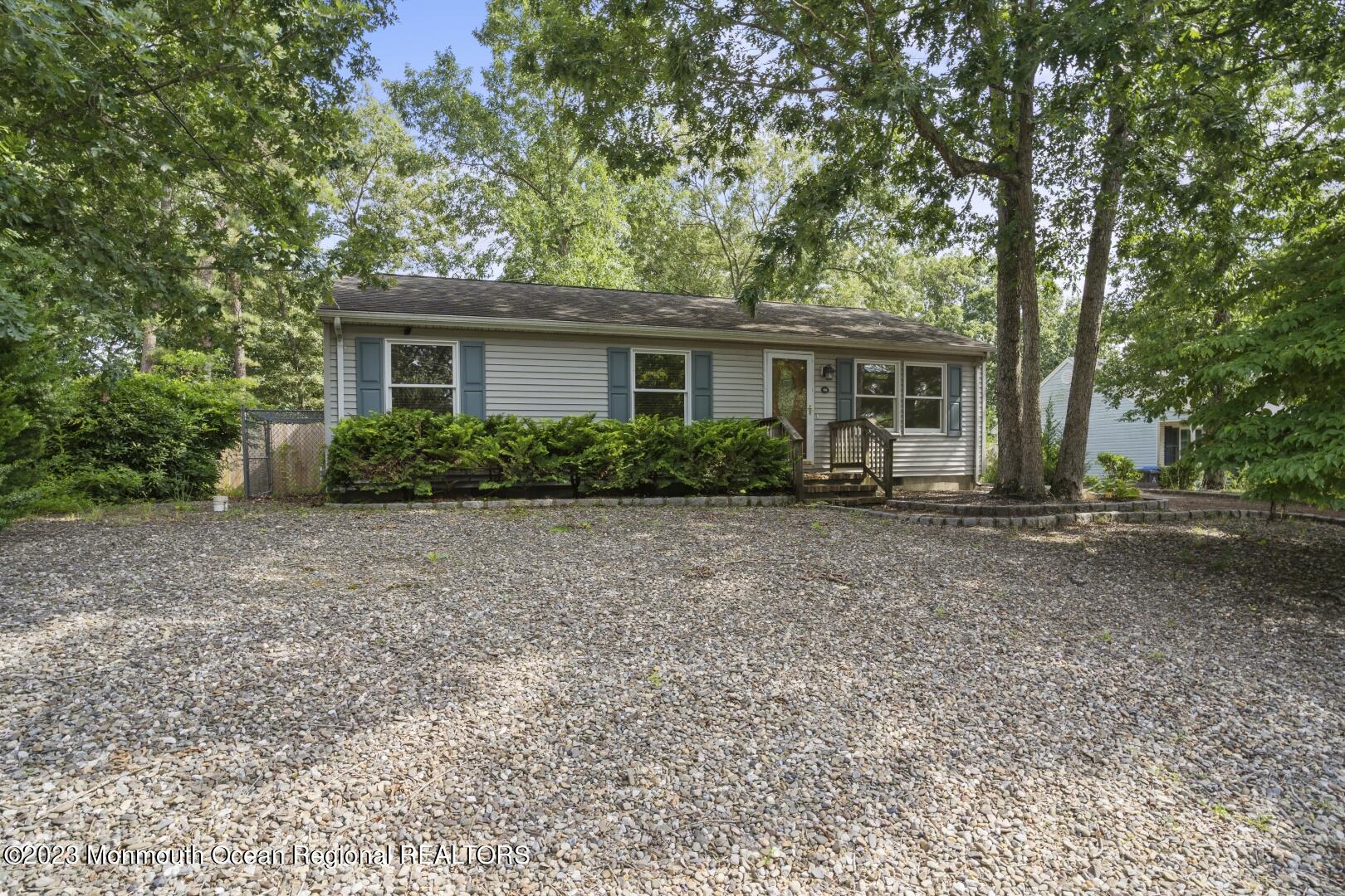 147 Riptide Avenue Manahawkin, NJ 08050 - Photo 4 of 32 147 Riptide Ave (4)