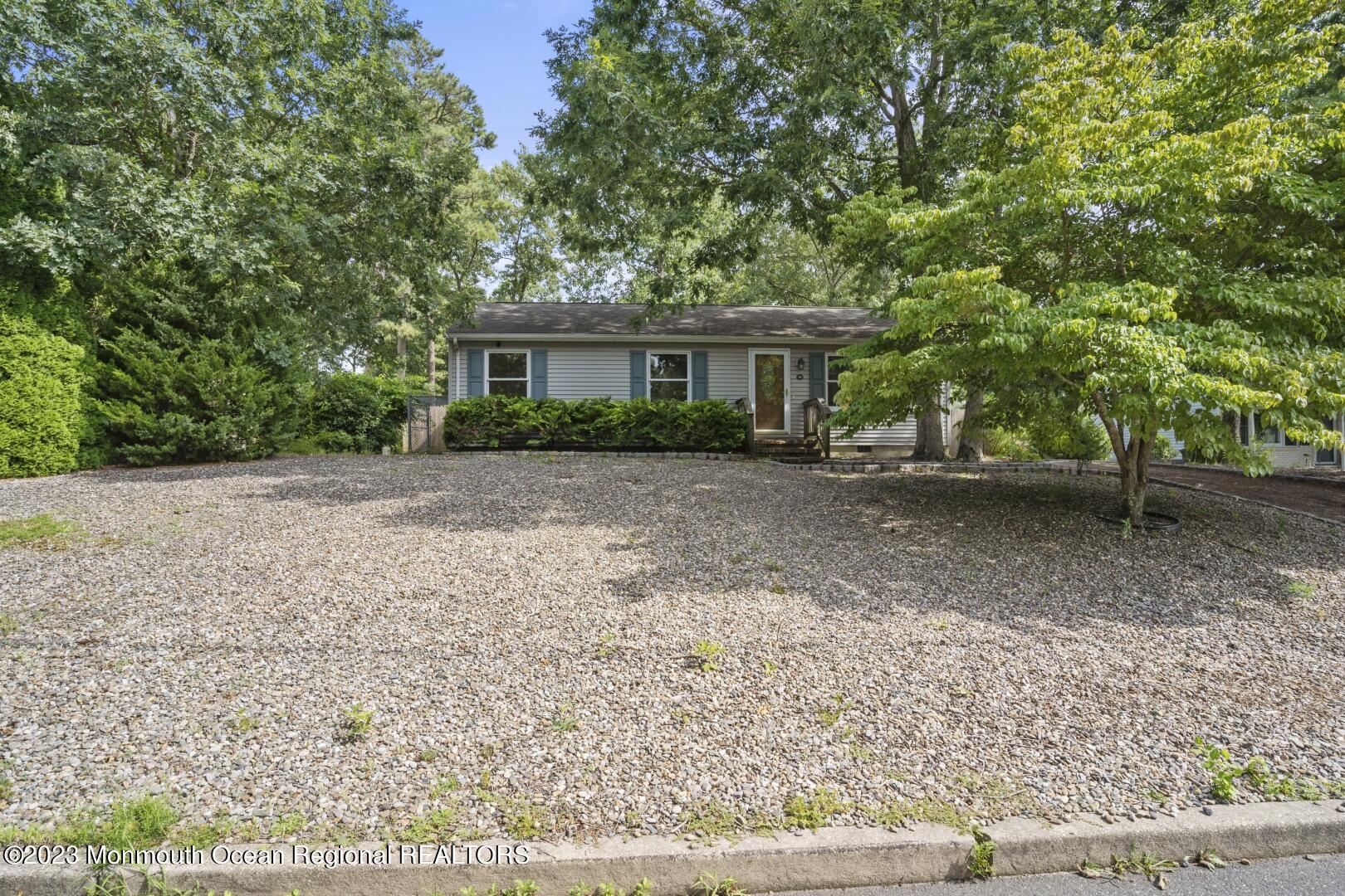 147 Riptide Avenue Manahawkin, NJ 08050 - Photo 5 of 32 147 Riptide Ave (5)