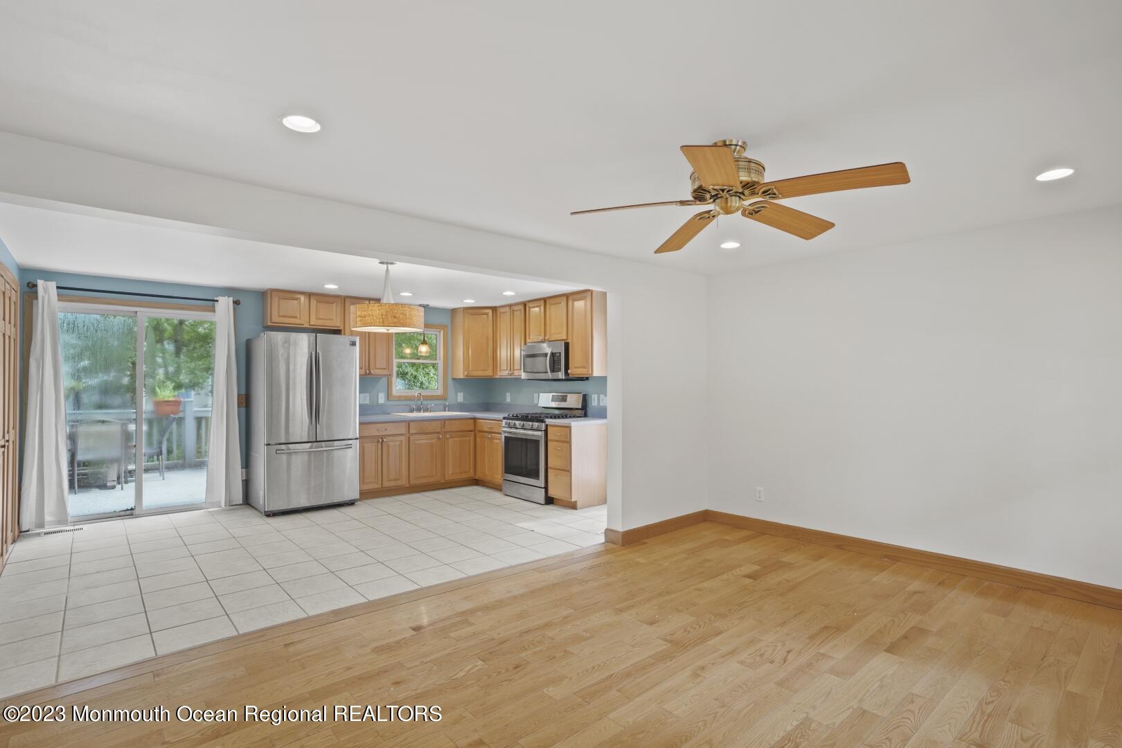 147 Riptide Avenue Manahawkin, NJ 08050 - Photo 6 of 32 147 Riptide Ave (6)