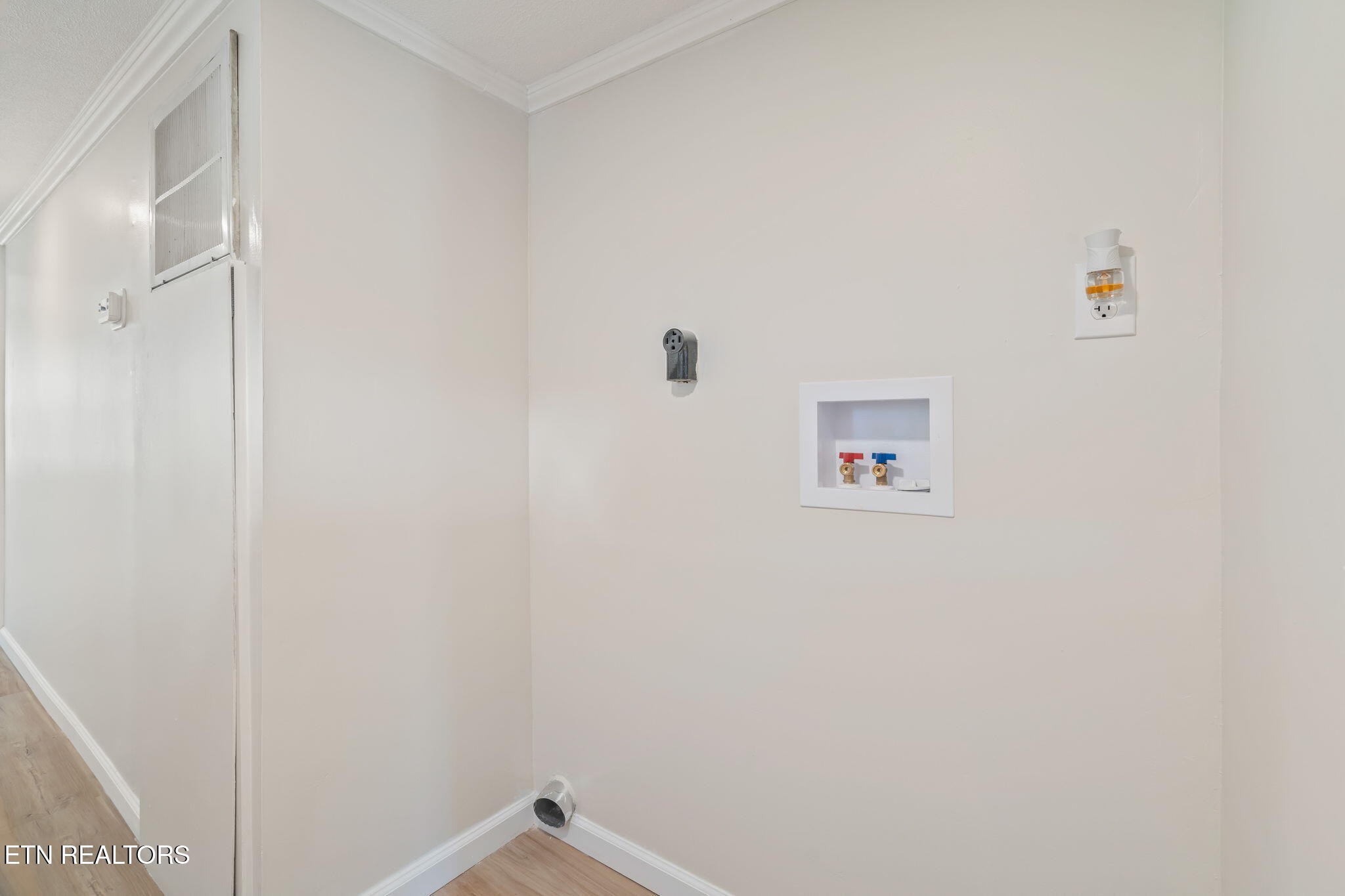 817 Vanessa Way Heiskell, TN 37754 - Photo 17 of 31 a view of an empty room