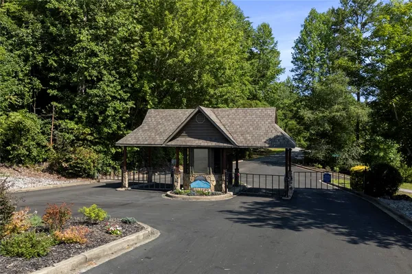 $980,000 | 234 Bay View Drive, Salem, SC 29676