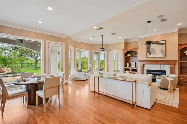 $6,000 | 2 Wilmington Court, Sugar Land, TX 77479