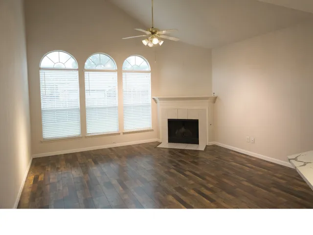 a black and white photo of a room