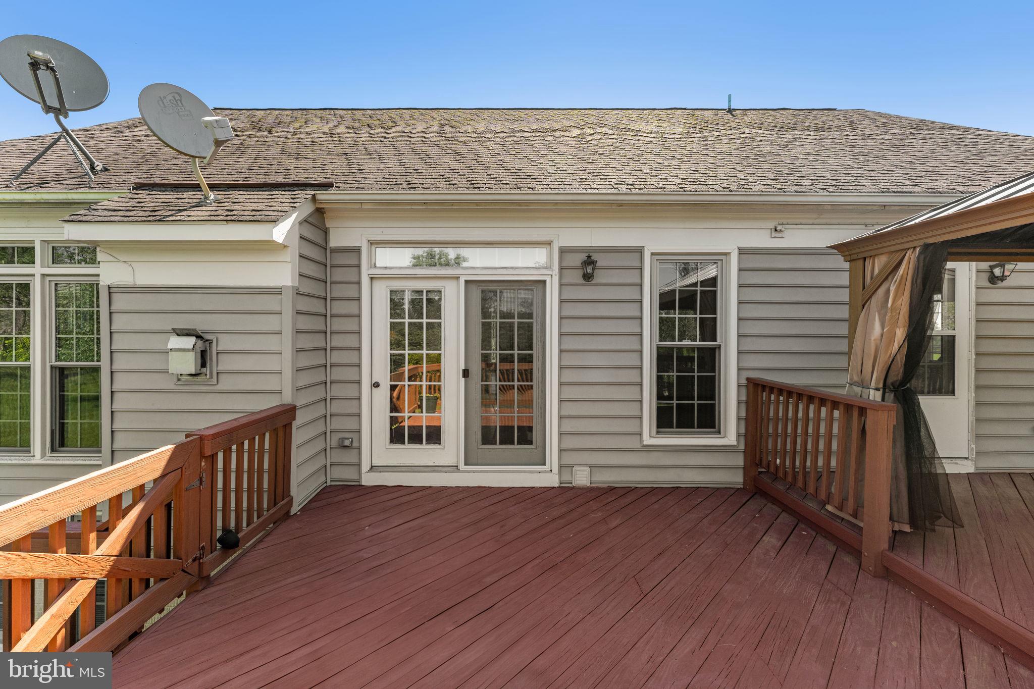 35130 Paxson Road Round Hill, VA 20141 - Photo 11 of 56 Deck off Living Room