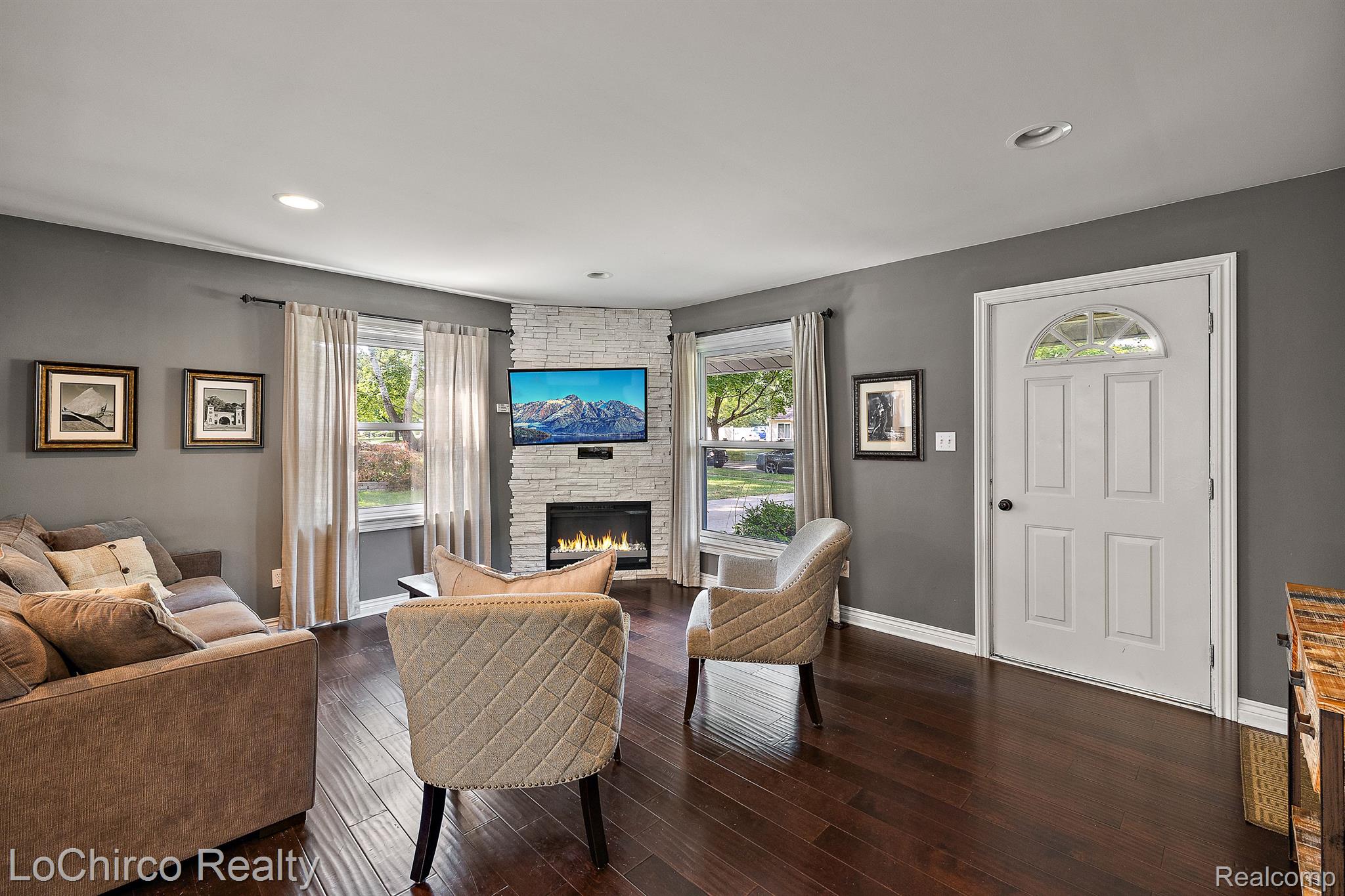 1232 Avon Manor Road Rochester, MI 48307 - Photo 4 of 45 Gallery Image 4