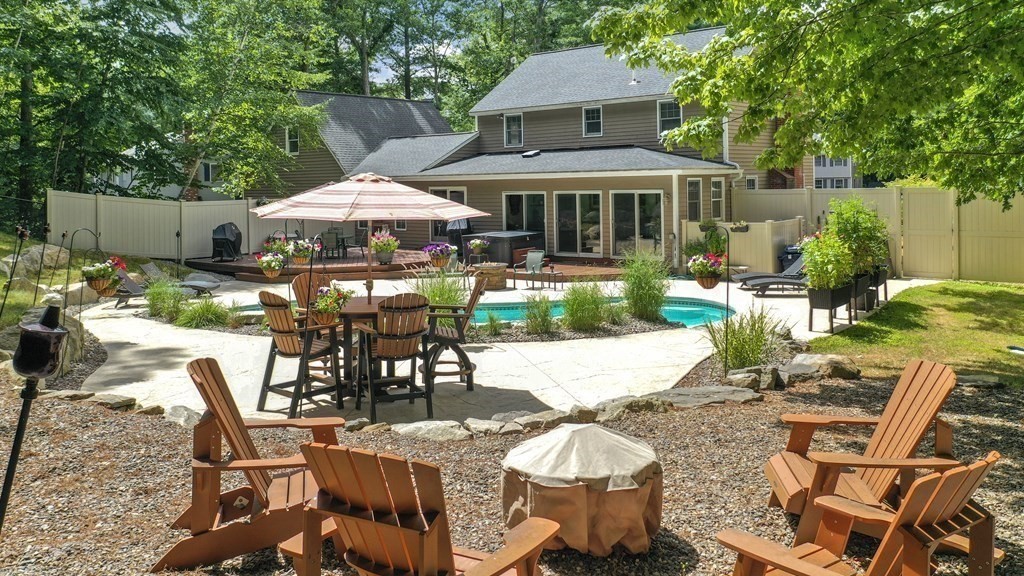 33 Wilson Road Dracut, MA 01826 - Photo 12 of 39 Gallery Image 12